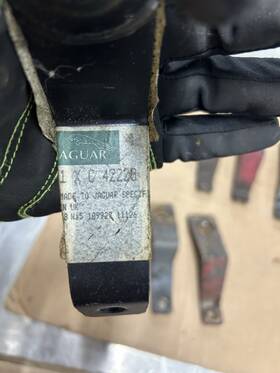 C42220 Jaguar Xj6 Xj12 Xjs Original Rear Suspension Radius Arm Safety Strap Oem
